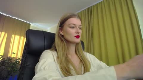 mysticvenus_ online show from October 25, 2025, 10:34 am