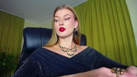 mysticvenus_ online show from October 30, 2025, 10:49 am