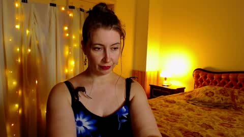 Snapshot of mystydew chatting on July 15, 2026, 11:37 am MystyDew online show from July 15, 2026, 11:37 am