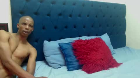 Snapshot of mzansihottestcouple chatting on January 16, 2025, 11:16 pm mzansihottestcouple online show from January 16, 2025, 11:16 pm