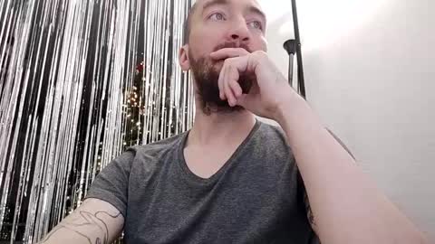 Snapshot of n22day22 chatting on January 2, 2025, 10:22 pm Mr Bigmagnum online show from January 2, 2025, 10:22 pm