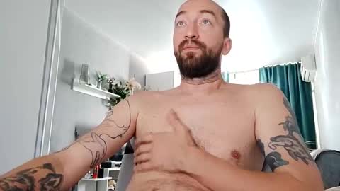 Snapshot of n22day22 chatting on September 17, 2025, 11:23 am Mr Bigmagnum online show from September 17, 2025, 11:23 am