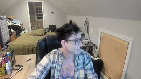 a Ordinary Boy online show from January 15, 2026, 1:32 am