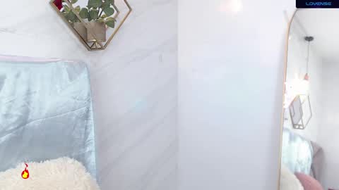 naamah_b online show from March 12, 2025, 6:11 pm