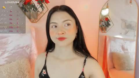 naamah_b online show from September 24, 2025, 1:47 pm