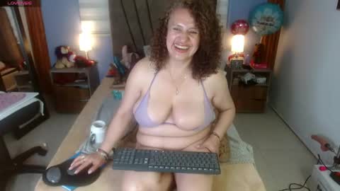 Snapshot of nadia_84 chatting on May 5, 2026, 12:57 pm nadia_84 online show from May 5, 2026, 12:57 pm