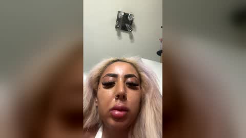 Snapshot of nadianoble chatting on February 27, 2026, 11:10 am nadianoble online show from February 27, 2026, 11:10 am