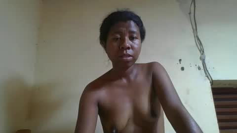 nadiasando online show from December 3, 2025, 10:35 am