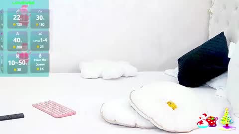 Snapshot of nadiasw33t chatting on December 27, 2024, 9:43 pm Michelle online show from December 27, 2024, 9:43 pm