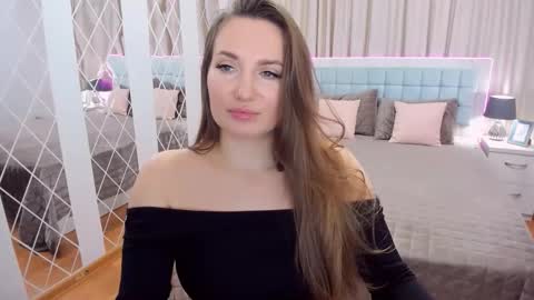 NadinGracefull online show from November 29, 2025, 8:01 pm