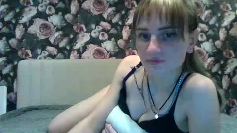 Nadjia online show from November 17, 2025, 10:26 pm