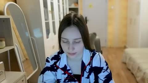 naebina online show from December 2, 2025, 7:25 am