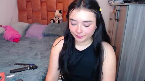 nahia cute     only   online show from November 21, 2025, 7:12 pm