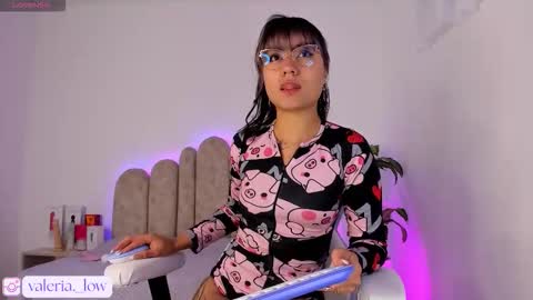  Valeria  online show from September 18, 2025, 6:04 am