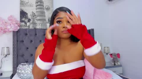 NahiaraReina  online show from December 1, 2024, 4:29 pm