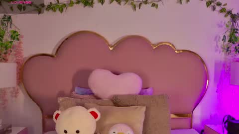 Snapshot of nahiarareina chatting on June 18, 2026, 2:10 pm NahiaraReina online show from June 18, 2026, 2:10 pm