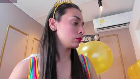 Snapshot of nahimithompson chatting on October 27, 2025, 11:58 am Nahimi online show from October 27, 2025, 11:58 am