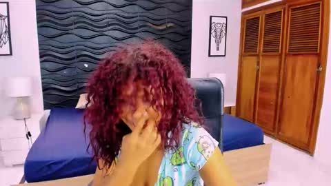 Nahomy online show from November 9, 2025, 9:24 pm