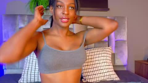 Snapshot of nahomicampbell_ chatting on November 7, 2025, 7:47 pm VICTORIA online show from November 7, 2025, 7:47 pm