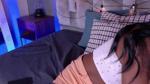 Snapshot of nahomicampbell_ chatting on November 15, 2025, 7:21 pm VICTORIA online show from November 15, 2025, 7:21 pm