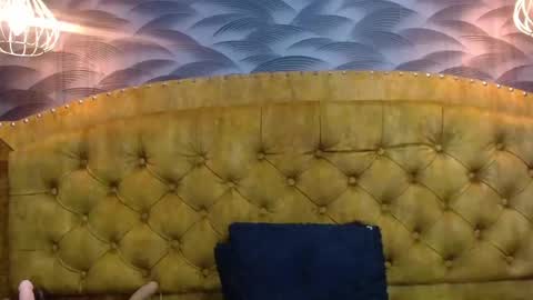 Nahomi online show from November 19, 2025, 4:34 am