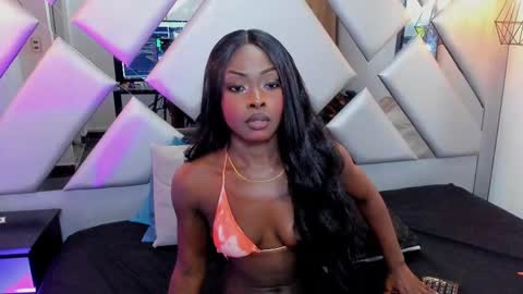 Snapshot of nahomii_hill chatting on February 24, 2025, 12:09 am Nahomi online show from February 24, 2025, 12:09 am