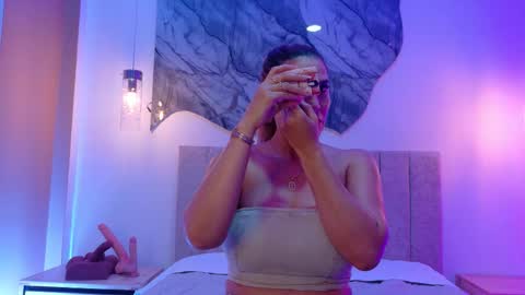 NahomiRoss online show from February 3, 2026, 12:21 pm