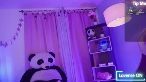 nahomy 2308 online show from April 14, 2026, 11:49 am