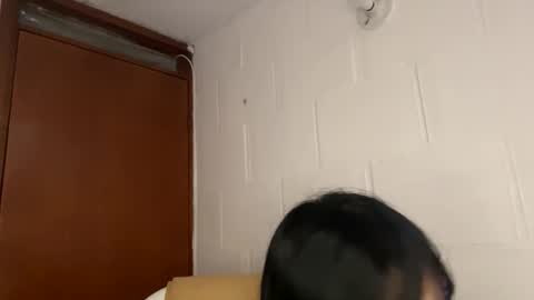 nahomy online show from December 2, 2025, 12:32 pm