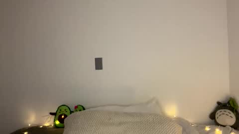 nahomy online show from April 16, 2026, 1:01 pm