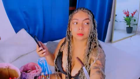 Nahomy online show from October 17, 2025, 9:01 am