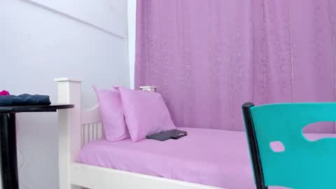 Snapshot of nahomy_smiith_ chatting on November 9, 2025, 10:24 am nahomy_smiith_ online show from November 9, 2025, 10:24 am