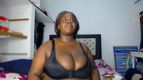 Snapshot of nahybig_boobs chatting on July 23, 2026, 2:20 am Karatbby online show from July 23, 2026, 2:20 am