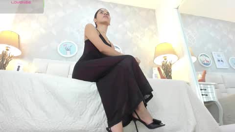 naia_cox online show from November 4, 2025, 3:49 am