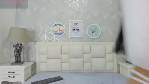 naia_cox online show from January 16, 2026, 3:54 am