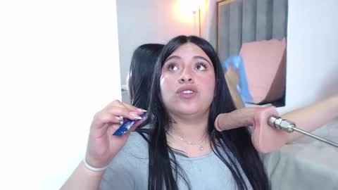 Naia x online show from March 4, 2026, 4:02 pm