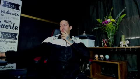 naider_1 online show from April 7, 2026, 5:08 am