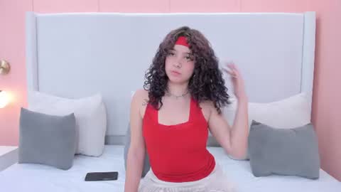Snapshot of naira_velvet chatting on June 19, 2026, 9:51 pm N A I R A online show from June 19, 2026, 9:51 pm