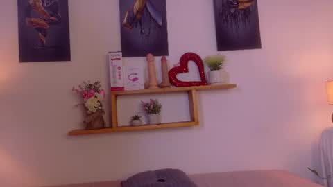 Snapshot of nairagold_ chatting on June 14, 2026, 12:41 am nairagold_ online show from June 14, 2026, 12:41 am