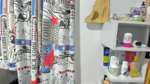 Snapshot of naive_natty1 chatting on April 1, 2026, 10:51 pm Natalia Flores online show from April 1, 2026, 10:51 pm
