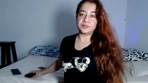 Snapshot of naive_natty1 chatting on May 6, 2026, 6:24 pm Natalia Flores online show from May 6, 2026, 6:24 pm