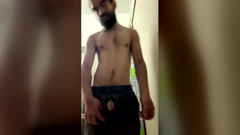 Snapshot of naluboi2lit chatting on May 19, 2026, 8:42 am naluboi2lit online show from May 19, 2026, 8:42 am