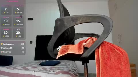 Snapshot of namelesss_xxx chatting on March 6, 2025, 12:09 pm pervert online show from March 6, 2025, 12:09 pm