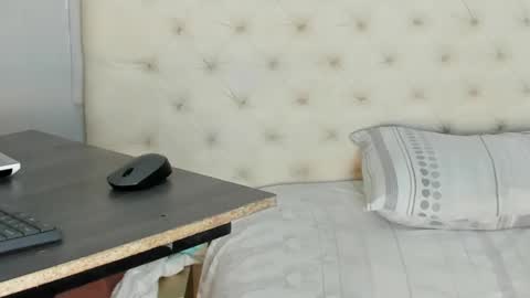 nami_sam online show from December 4, 2025, 1:20 pm