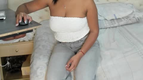 nami_sam online show from December 14, 2025, 12:21 pm