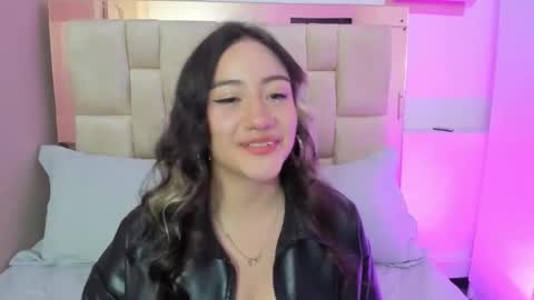 Snapshot of nana__s chatting on December 20, 2025, 3:24 am Nana online show from December 20, 2025, 3:24 am