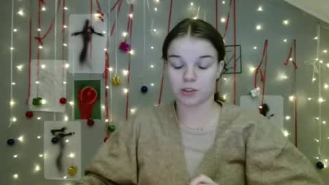 Nana online show from November 18, 2025, 9:03 am