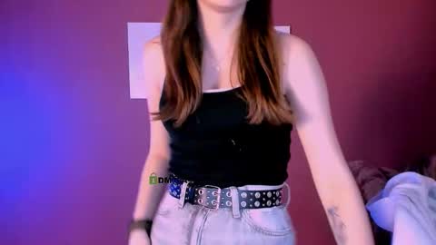 Snapshot of nana_shy_ chatting on December 19, 2025, 1:23 am nana_shy_ online show from December 19, 2025, 1:23 am