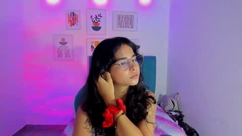 nanami_owo online show from October 15, 2025, 4:01 am