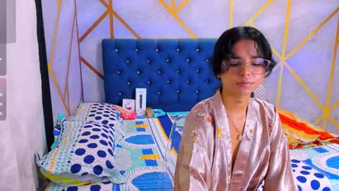 nanami_owo online show from October 17, 2025, 5:21 am